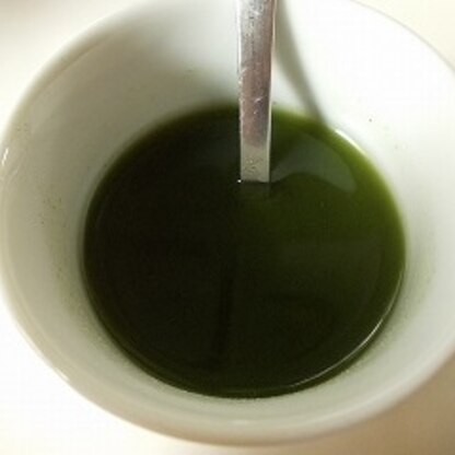 今日は寒いねぇ～青汁入り緑茶は健康的飲み物だから毎日続けられているわぁ～（ニコニ）今日も、おいしかったよ＾＾　　わんちゃん、チワワかな？？？（＾＿＾）